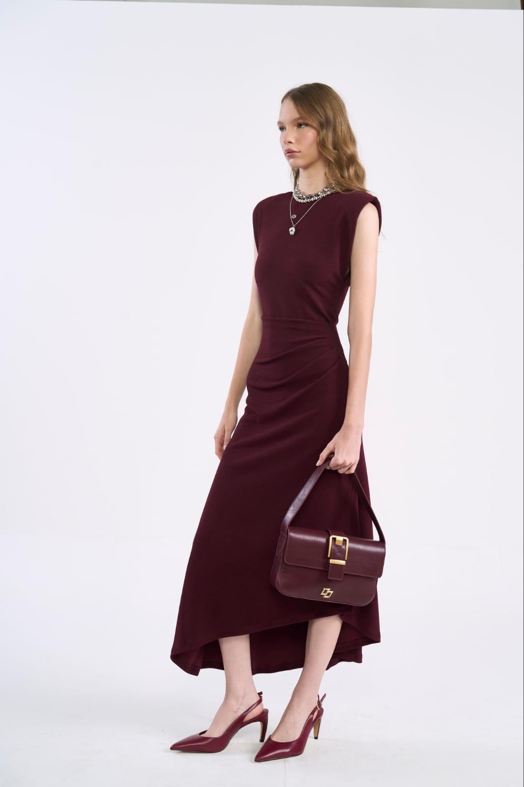 Vestido bordô colcci